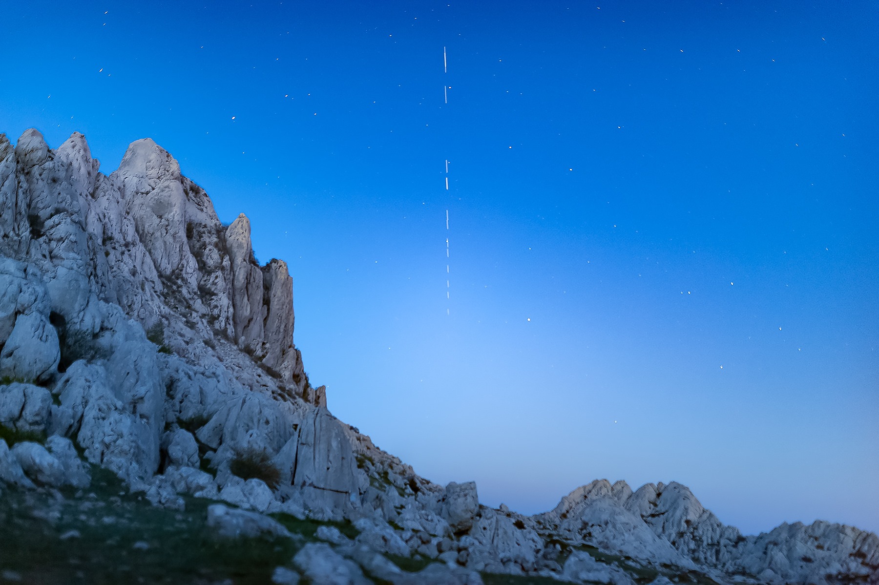 Astronomi upozoravaju: Starlink sateliti bi mogli onemogućiti promatranje neba